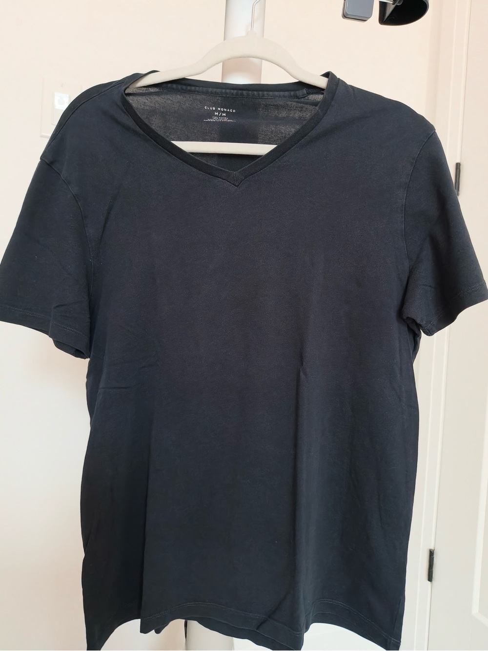 Club Monaco Men's Black V-Neck Short Sleeve Tee — Classic Minimal